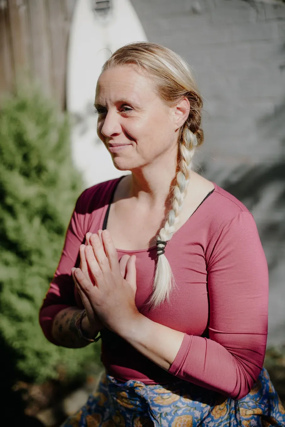 alice-guerard-yoga-teacher.webp