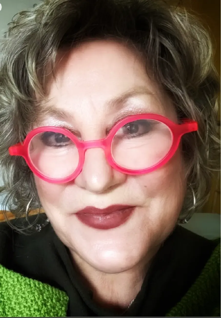 tina-bio-pic.webp